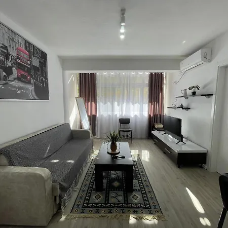 Downtown Boulevard Enchanting Apartment! Tirana Exterior photo