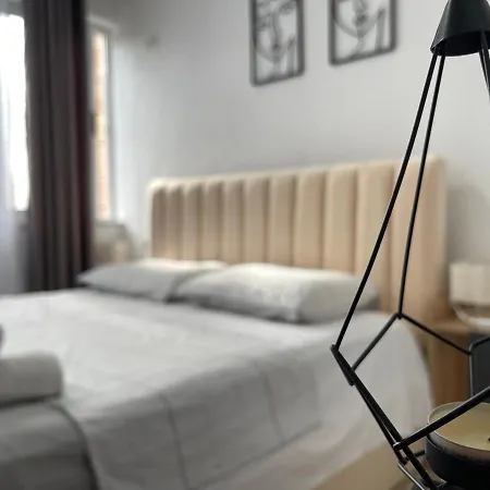 Downtown Boulevard Enchanting Apartment! Tirana Exterior photo